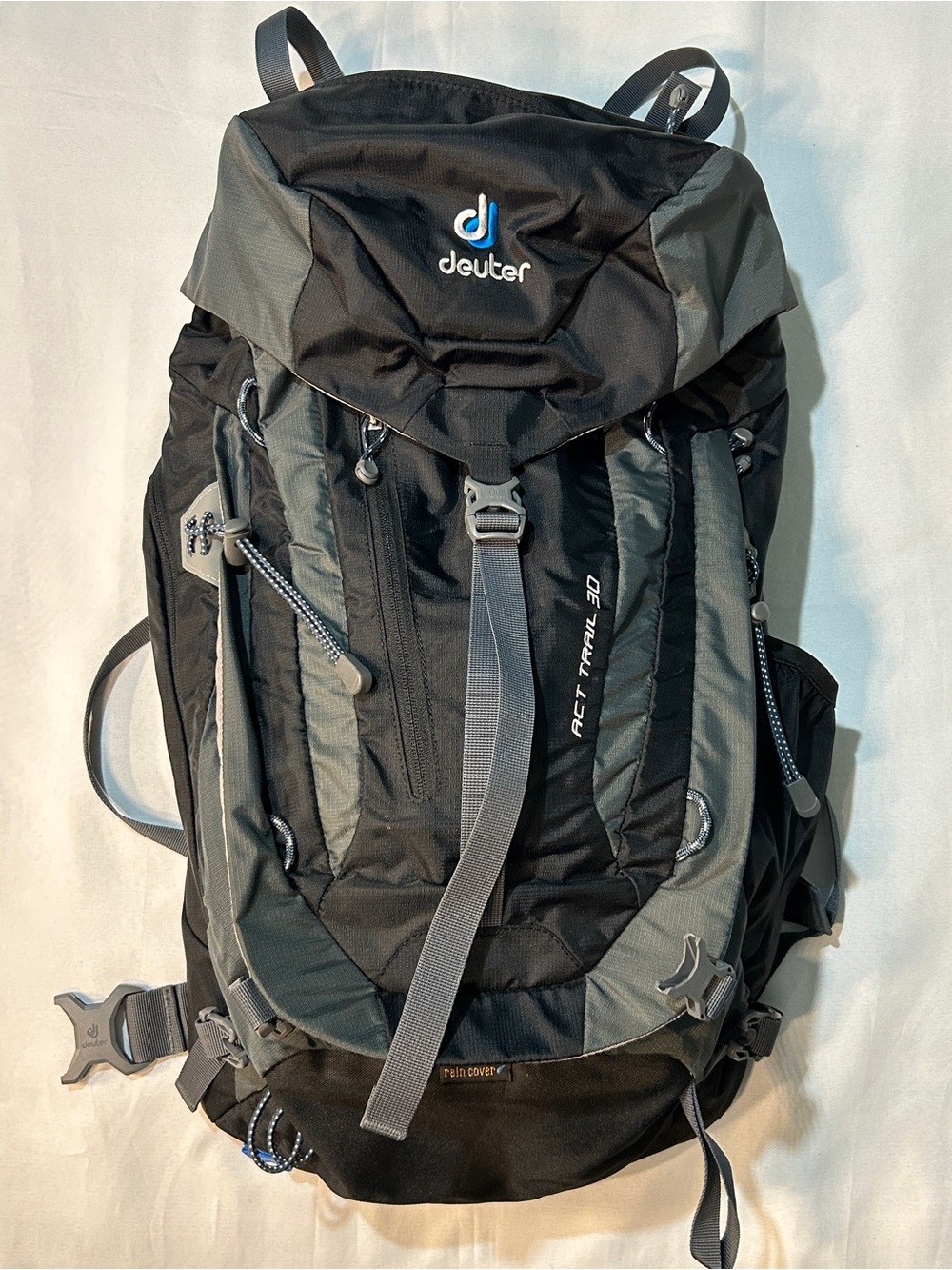 Deuter ACT Trail 30 Hiking Backpack, Rain Cover, Water Area-Black And Gray New